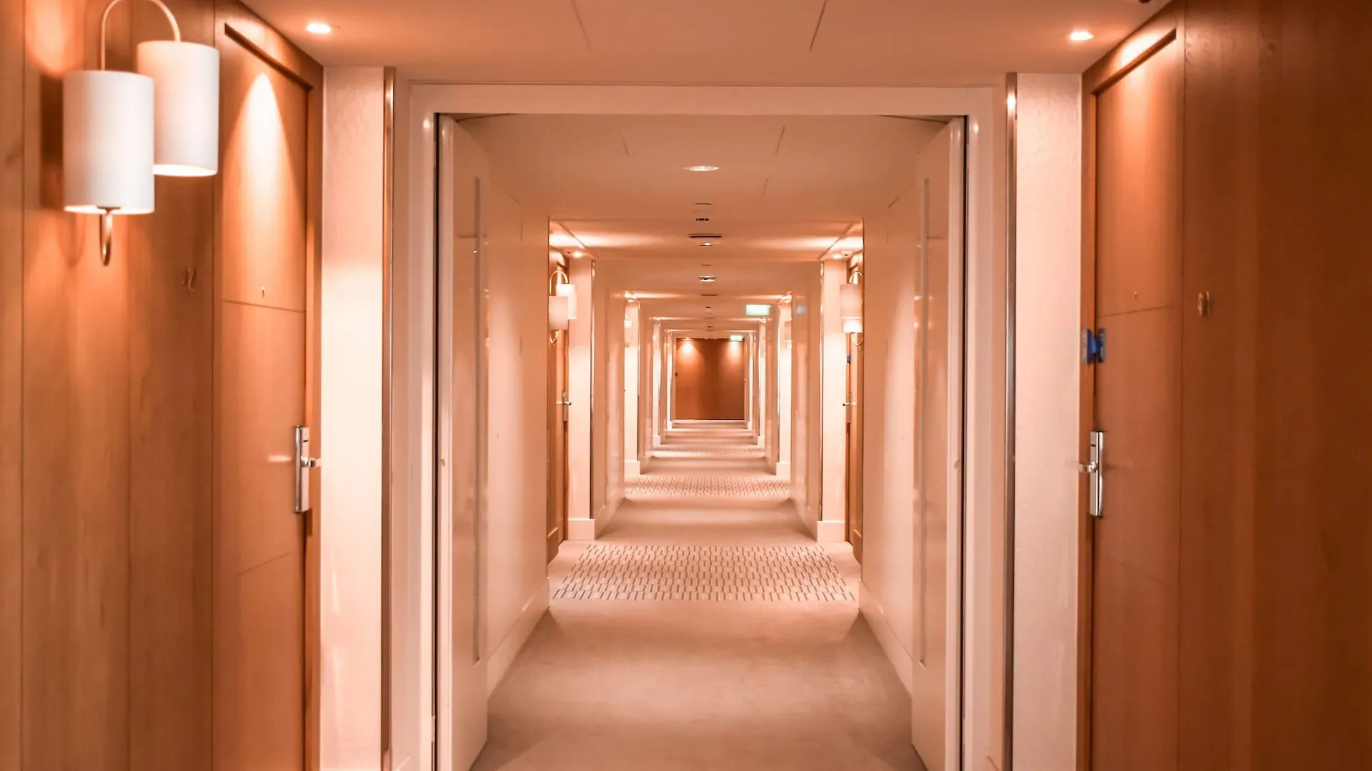 Hotel Hilton Rotterdam 5*,