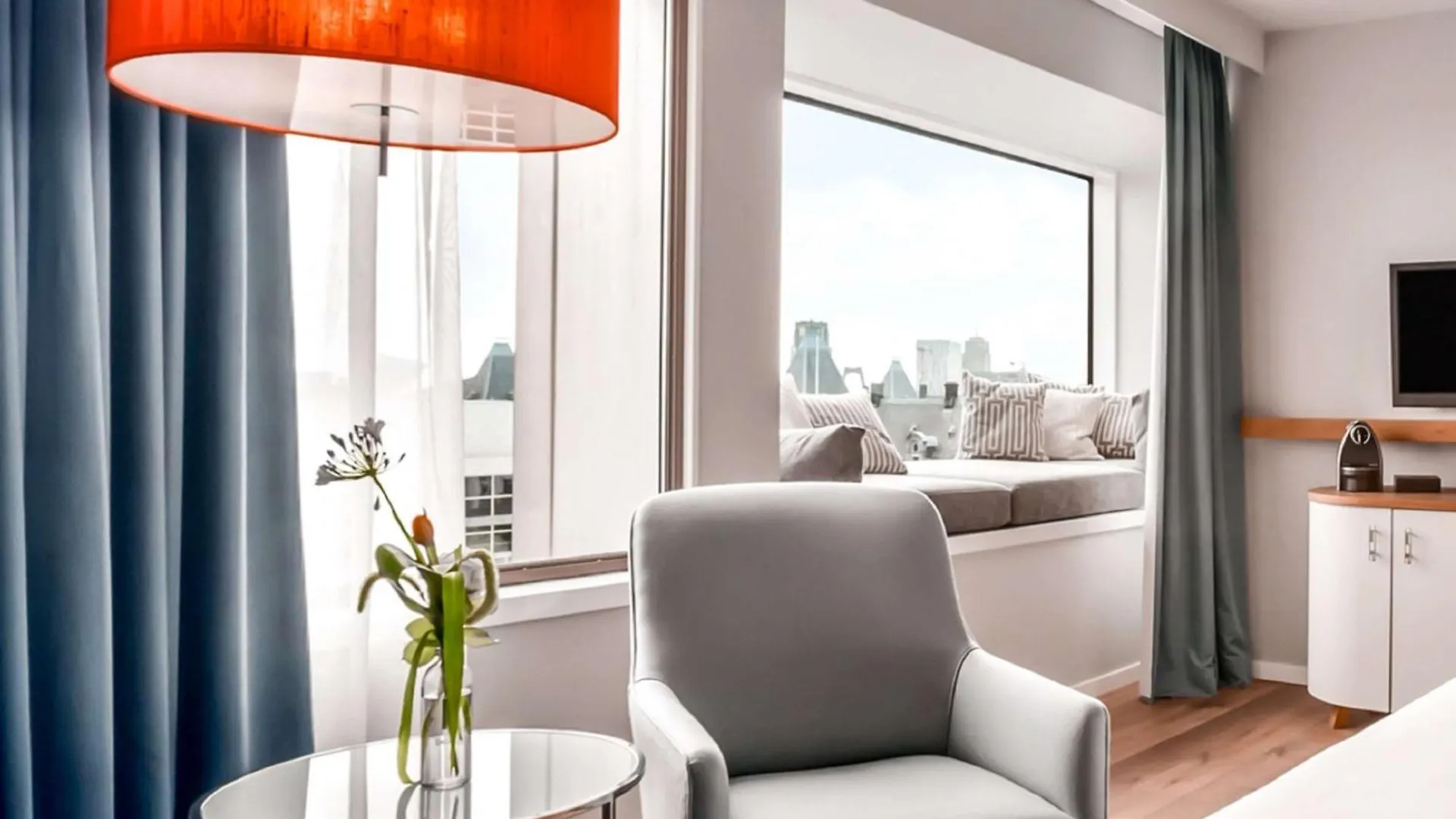 Hilton Rotterdam Ξενοδοχείο 5*,